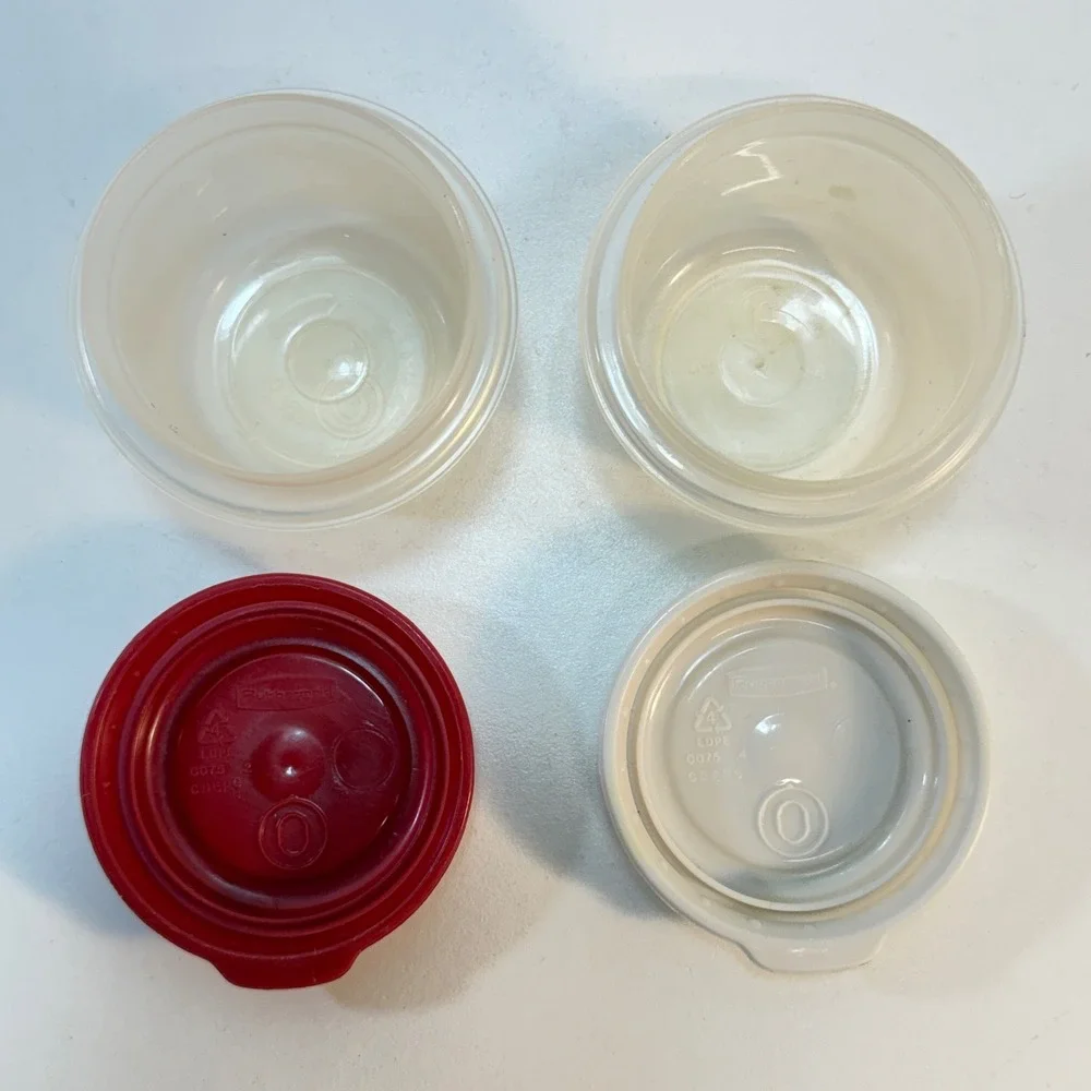 Rubbermaid Servin Saver Containers 1/2 Cup Set Red White Lids Vintage 0076 Lot 2
